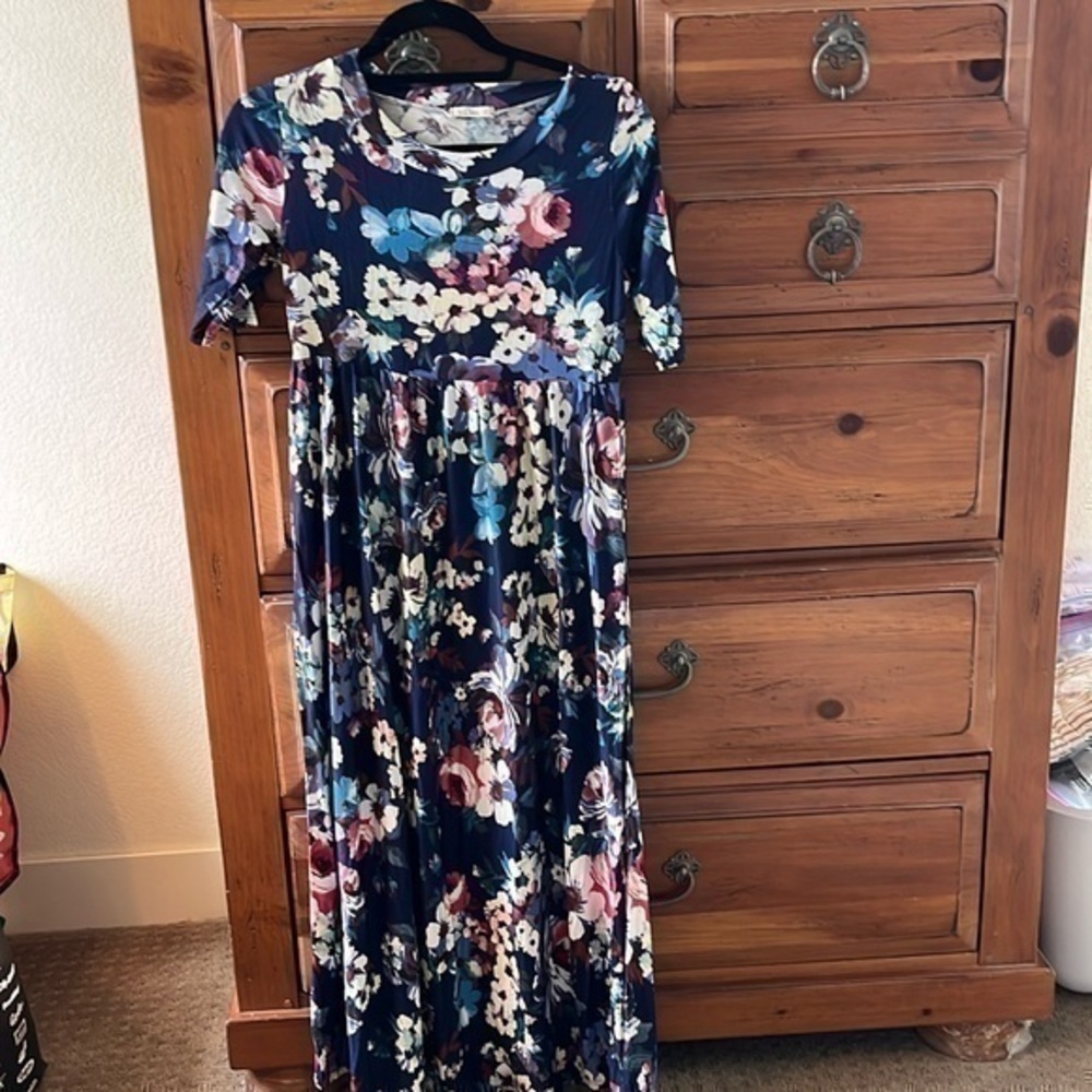 E. Luna Women’s Floral Maxi Dress Size Small NWOT